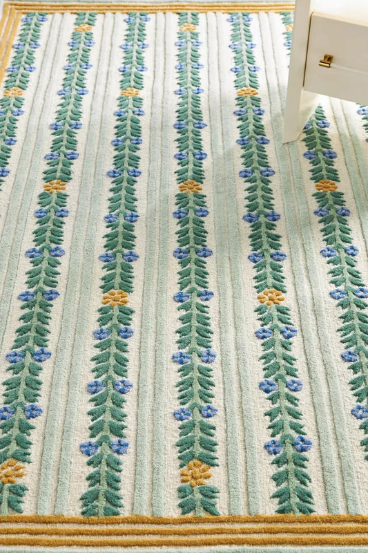 Vintage Floral Garland Hand-Tufted Area Rug