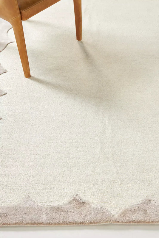 Soft Petal Contour Hand-Tufted Wool Rug