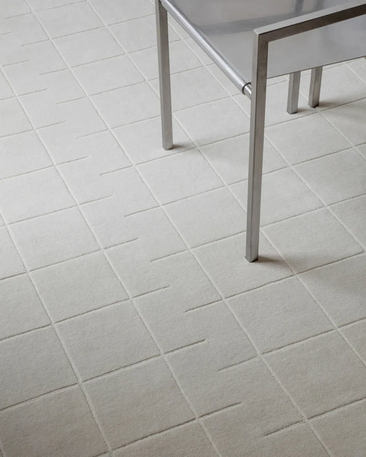 Contemporary Soft Off-White Grid Tufted Accent Rug