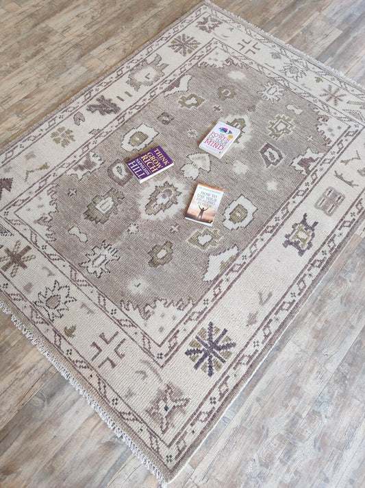 Muted Taupe & Ivory Bordered Oushak Rug