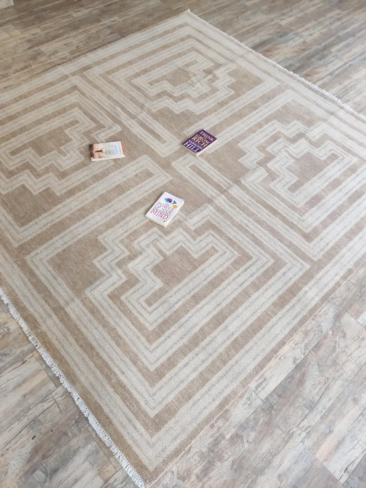 Beige & Cream Geometric Stepped Maze Area Rug